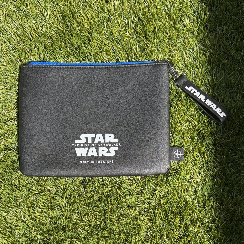 Star Wars Rise of Skywalker United Airlines Travel Pouch Black Zipper Bag
